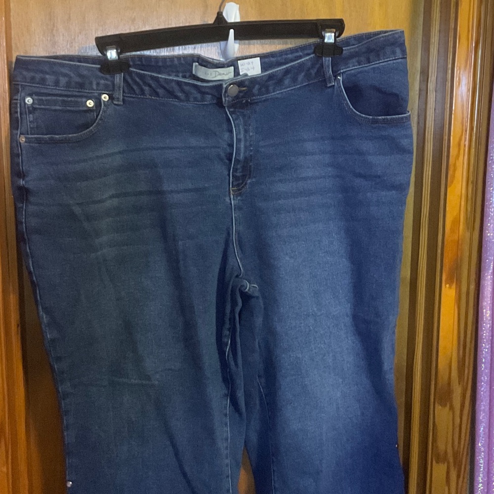 Women's Straight Leg Jeans in Dark Blue - Comfortable Everyday Style